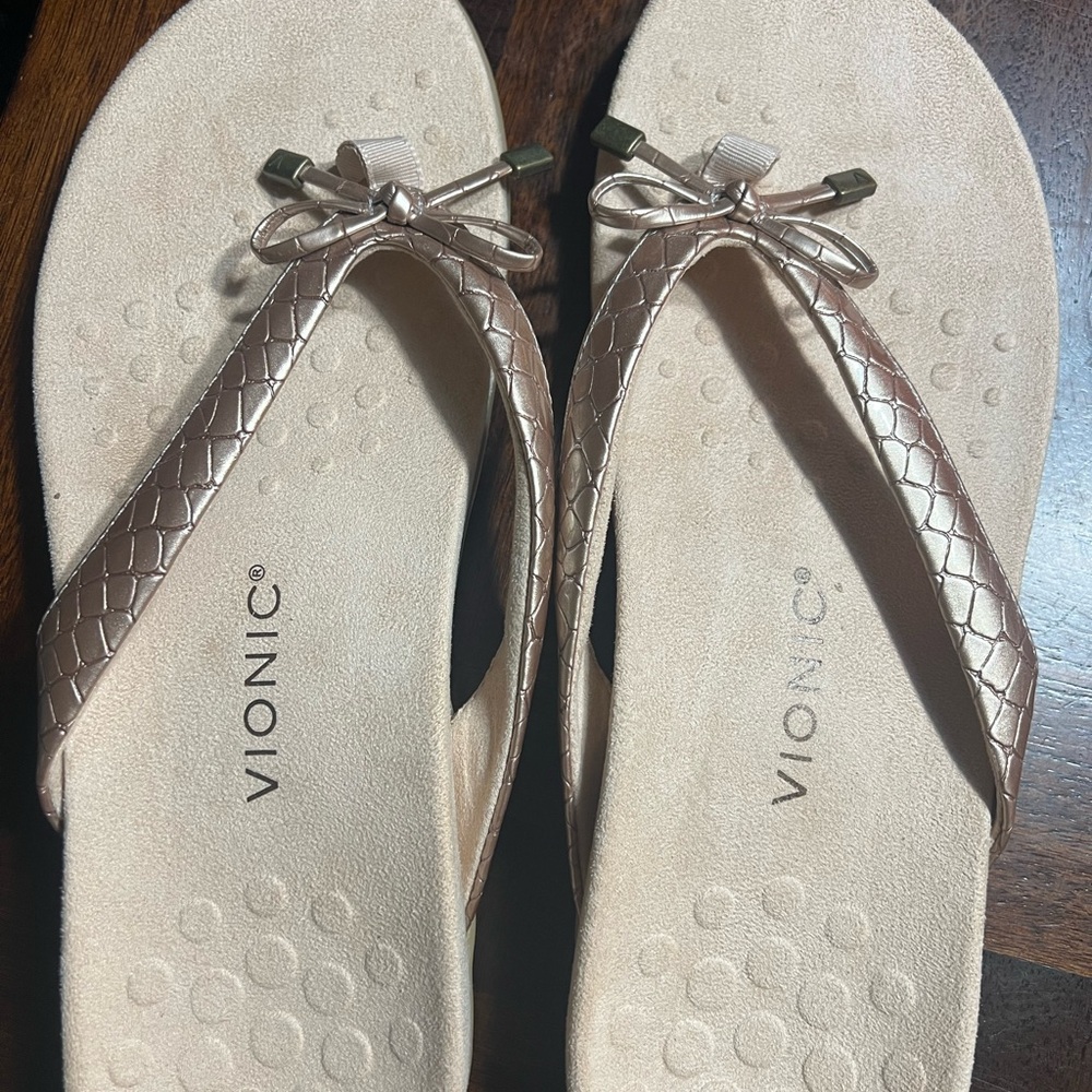Vionic Women's Metallic Pink Sandals